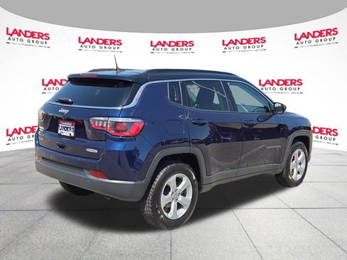 Used 2019 Jeep Compass Latitude w/ Cold Weather Group AWD/4WD image 3