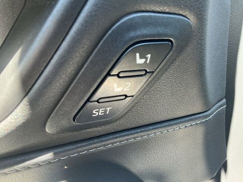 Used 2021 Toyota Venza XLE AWD/4WD image 28