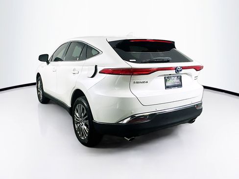 Used 2021 Toyota Venza LE image 5