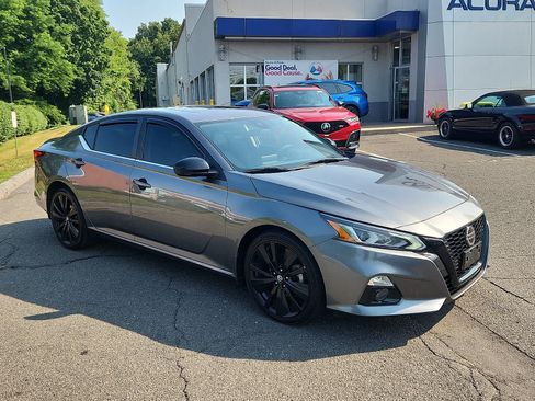 Used 2022 Nissan Altima 2.5 SR w/ Midnight Edition Package AWD/4WD image 4
