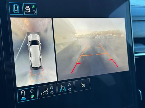 Used 2025 GMC Yukon XL Denali image 25