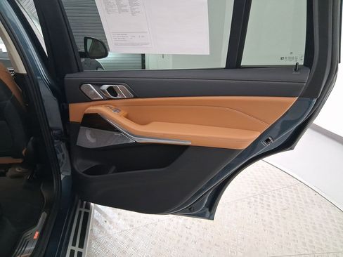 Used 2025 BMW X7 xDrive40i w/ Premium Package image 32