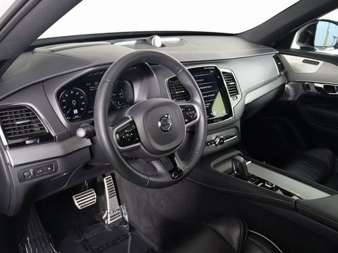 Used 2022 Volvo XC90 T8 R-Design w/ Advanced Package image 7