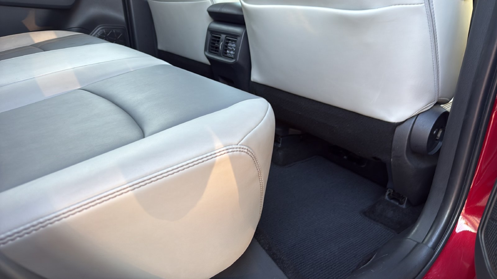 Used 2024 Toyota RAV4 XLE Premium FWD image 23