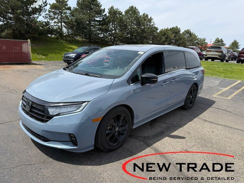 Used 2023 Honda Odyssey Sport image 1