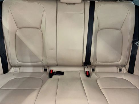 Used 2018 Jaguar F-PACE Premium image 20