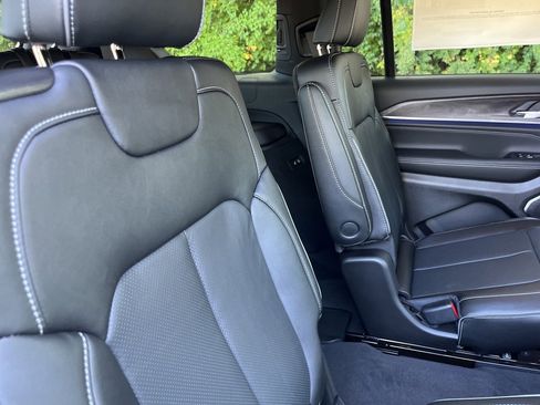 New 2025 Jeep Grand Cherokee L Overland w/ Trailer Tow Package image 38