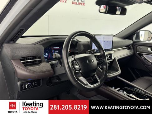 Used 2025 Ford Explorer Platinum w/ LUX Leather Package image 13