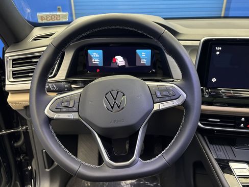 New 2026 Volkswagen Atlas Cross Sport SE image 14