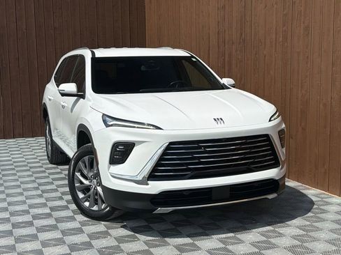 Used 2025 Buick Enclave Preferred image 12