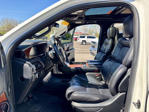 Used 2020 Lincoln Navigator L Reserve w/ Equipment Group 201A Reserve AWD/4WD image 2