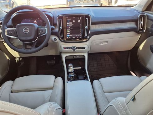 Certified 2023 Volvo XC40 B4 Plus w/ Driver Assist Package image 17