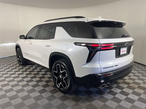 Certified 2024 Chevrolet Traverse RS image 16