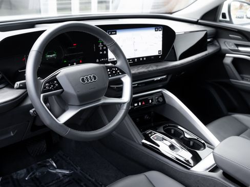 Certified 2025 Audi Q5 Premium Plus w/ Premium Plus image 10