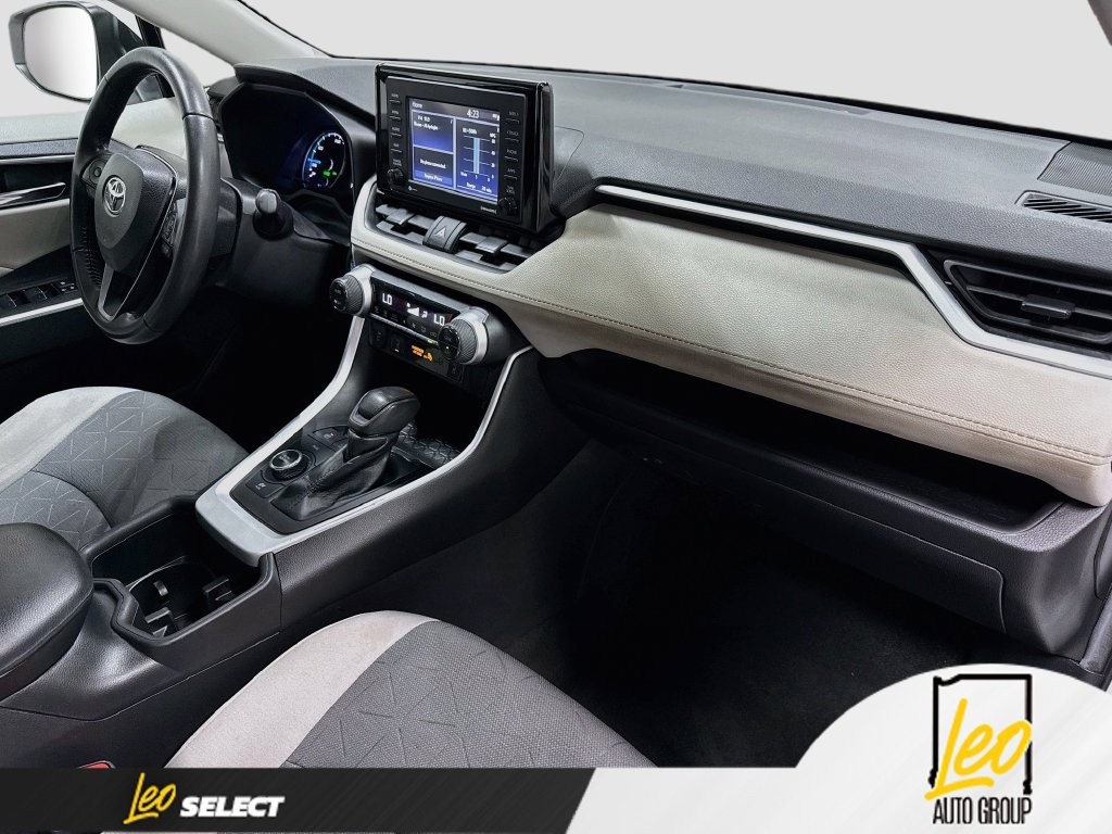 Used 2022 Toyota RAV4 XLE w/ XLE Grade Weather Package AWD/4WD image 31
