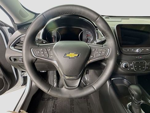 Used 2024 Chevrolet Malibu LT image 11