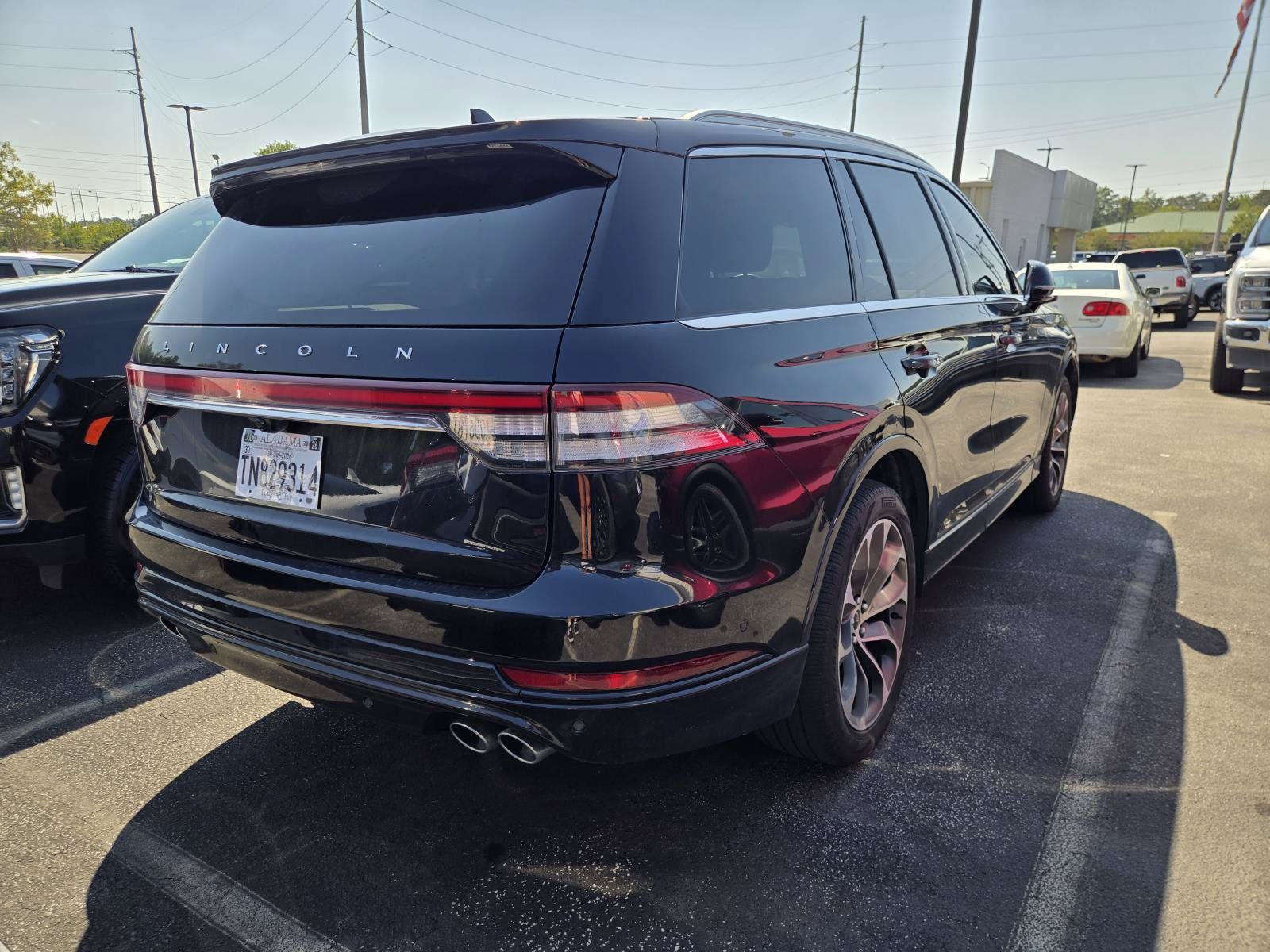 Used 2022 Lincoln Aviator Grand Touring w/ Elements Package Plus AWD/4WD image 5