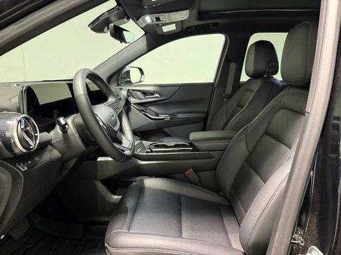 Used 2025 Chevrolet Equinox LT w/ Convenience Package II FWD image 13