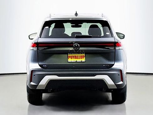 New 2026 Volkswagen Tiguan SE image 6