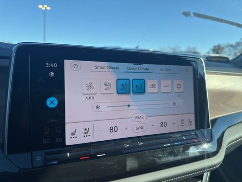 New 2026 Volkswagen Atlas SE FWD image 19