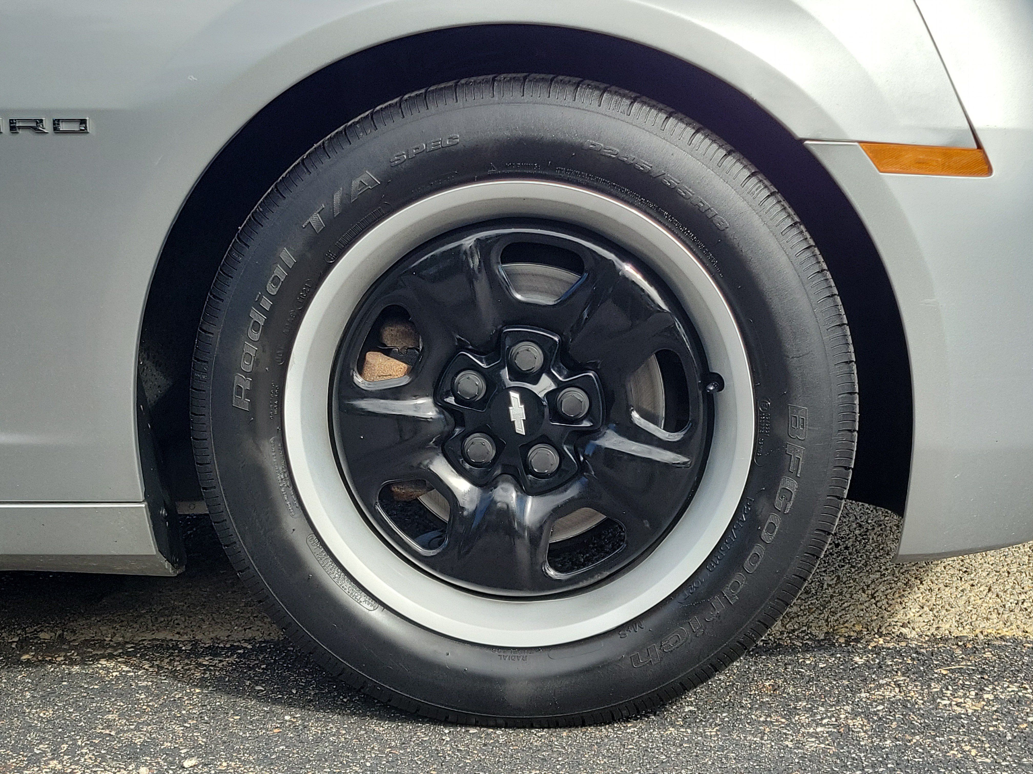 Used 2013 Chevrolet Camaro LS RWD image 5