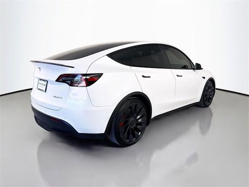 Used 2022 Tesla Model Y Performance image 5