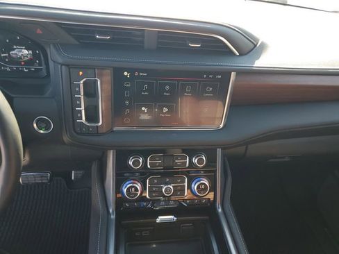 Used 2024 GMC Yukon Denali Ultimate image 16