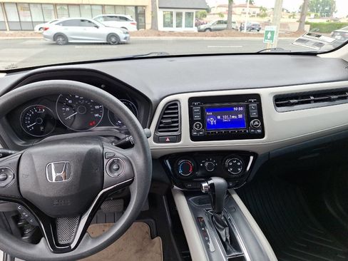 Used 2022 Honda HR-V LX image 14