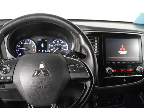 Used 2020 Mitsubishi Outlander LE image 16