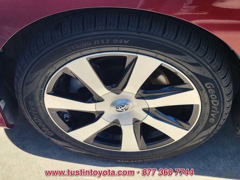 Certified 2017 Toyota Mirai Base image 8