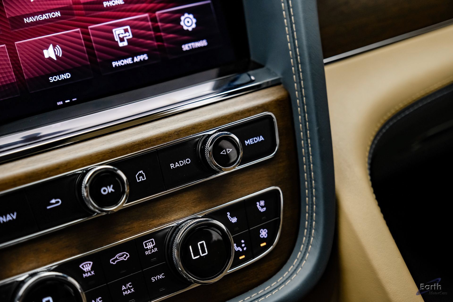 Used 2023 Bentley Bentayga Extended Wheelbase AWD/4WD image 66