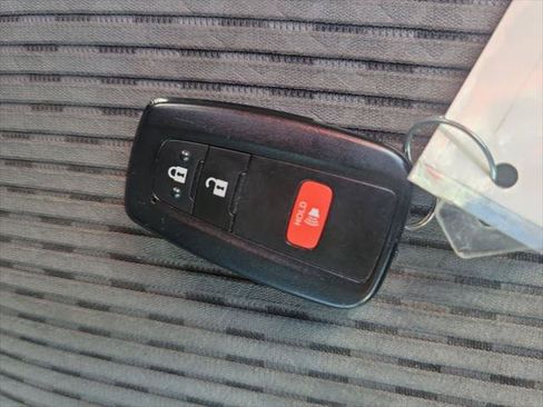 Certified 2022 Toyota 4Runner SR5 AWD/4WD image 35
