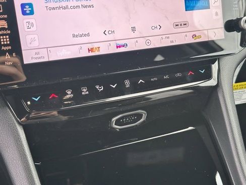 New 2026 Jeep Grand Cherokee Limited image 32