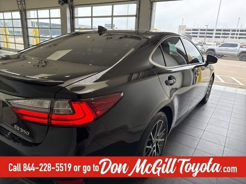 Used 2017 Lexus ES 350 w/ Luxury Package image 10