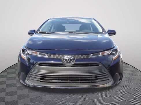 Certified 2025 Toyota Corolla LE FWD image 5