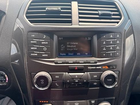 Used 2019 Ford Explorer XLT AWD/4WD image 30