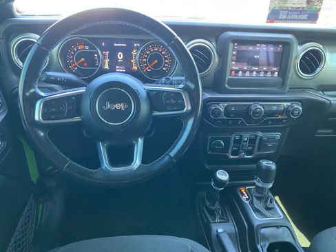 Used 2020 Jeep Wrangler Unlimited Sahara image 19
