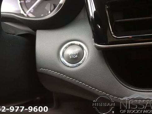 Used 2023 Toyota Highlander XLE FWD image 26