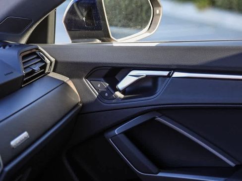 Used 2025 Audi Q3 2.0T Premium w/ Convenience Package image 20