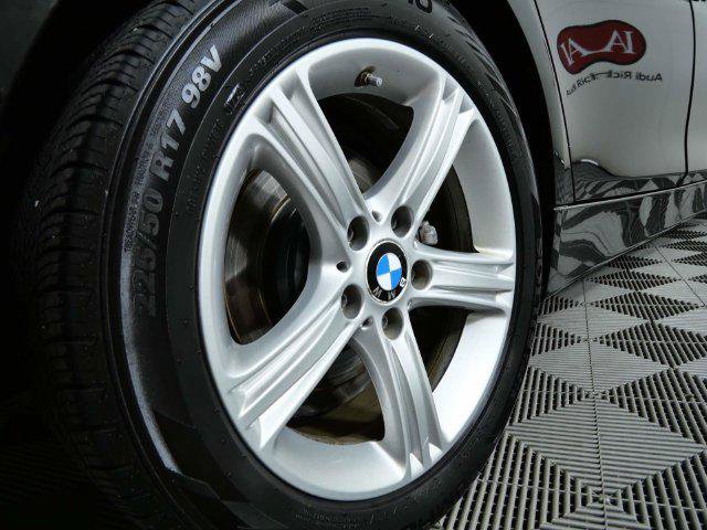 Used 2013 BMW 328i xDrive Sedan AWD/4WD image 25