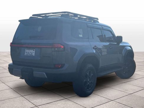 Used 2025 Lexus GX 550 image 16