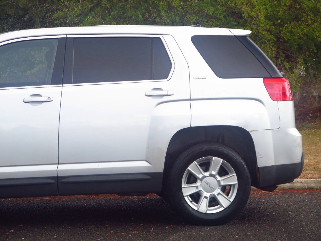 Used 2010 GMC Terrain SLE FWD image 39