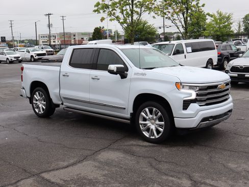 Used 2026 Chevrolet Silverado 1500 High Country AWD/4WD image 2