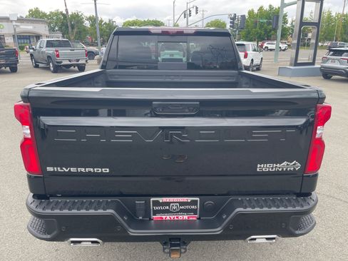 Used 2023 Chevrolet Silverado 1500 High Country w/ High Country Premium Package AWD/4WD image 6