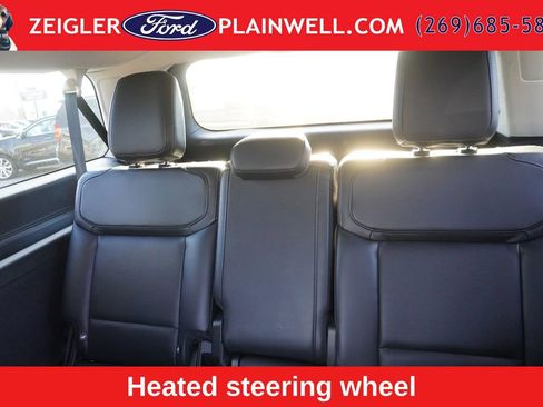 Used 2025 Ford Expedition Max Platinum AWD/4WD image 16