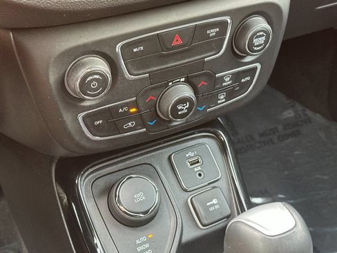 Used 2020 Jeep Compass Latitude AWD/4WD image 20