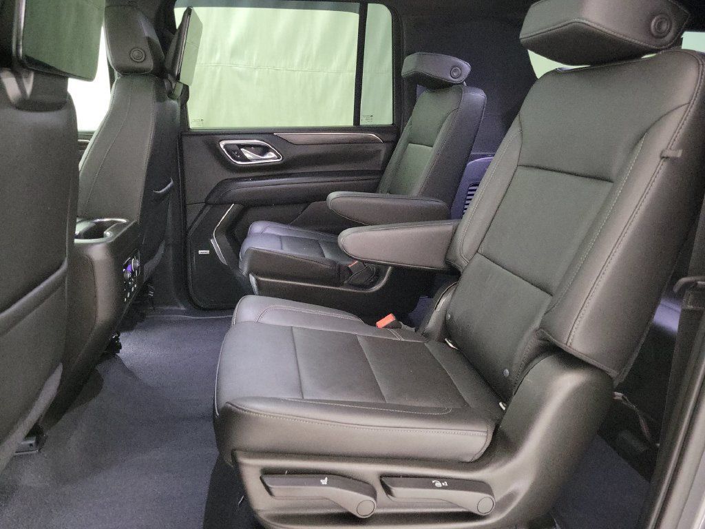 Certified 2021 Chevrolet Suburban LT w/ LT Signature Package AWD/4WD image 12