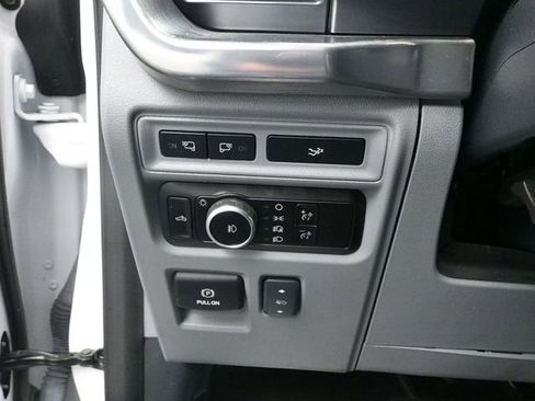 Used 2023 Ford F150 Lariat image 10