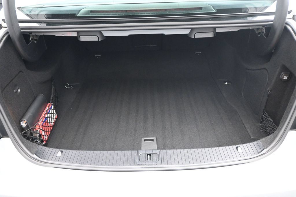 Used 2014 Mercedes-Benz E 250 BlueTEC Sedan image 15