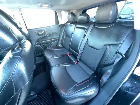 Used 2020 Jeep Compass Trailhawk image 23